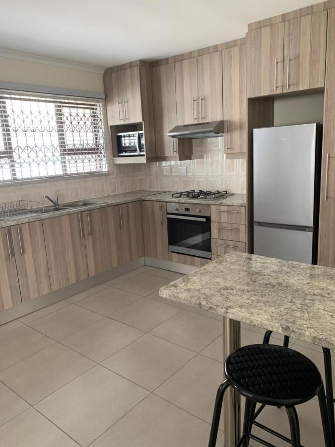Bed and Breakfast Sea Breeze On 62 East London Exteriér fotografie