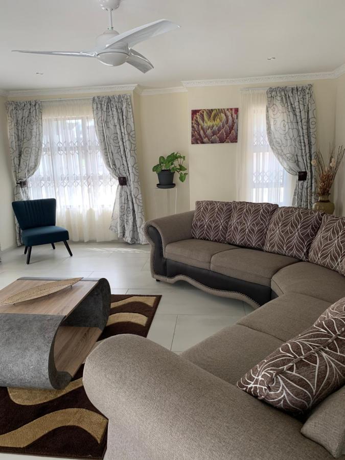 Bed and Breakfast Sea Breeze On 62 East London Exteriér fotografie
