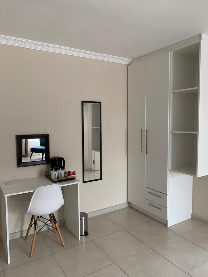 Bed and Breakfast Sea Breeze On 62 East London Exteriér fotografie